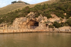 Sperlonga-esterno-grotta-di-tiberio